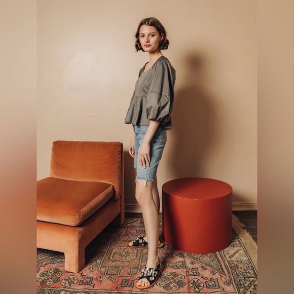 AGOLDE 90S Pinch Waist Shorts in Latitude - Picture 8 of 13